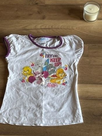 Je vend un tee shirt fille taille 6 ans très bon état 