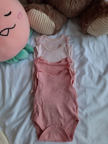 Lot de 4 bodies sans manches