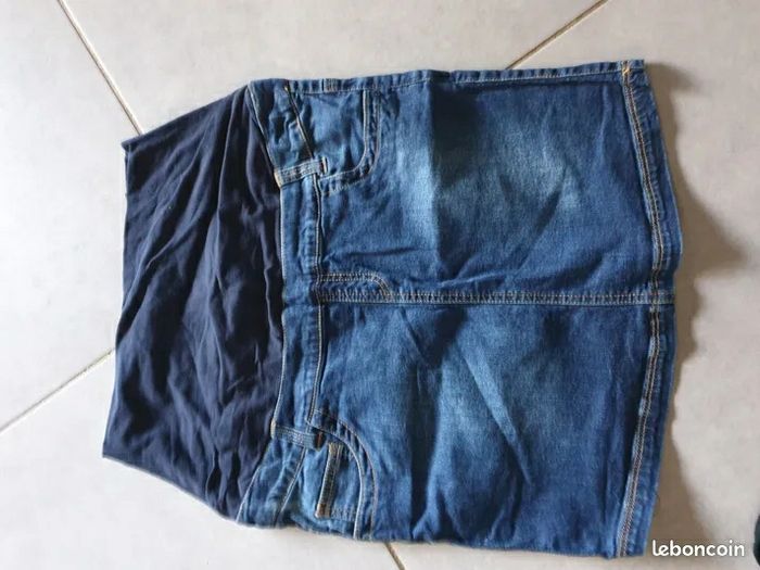 Lot vêtements maternité grossesse taille 36 pantalon jupe
Taille 36 - S • Bon état - photo numéro 3