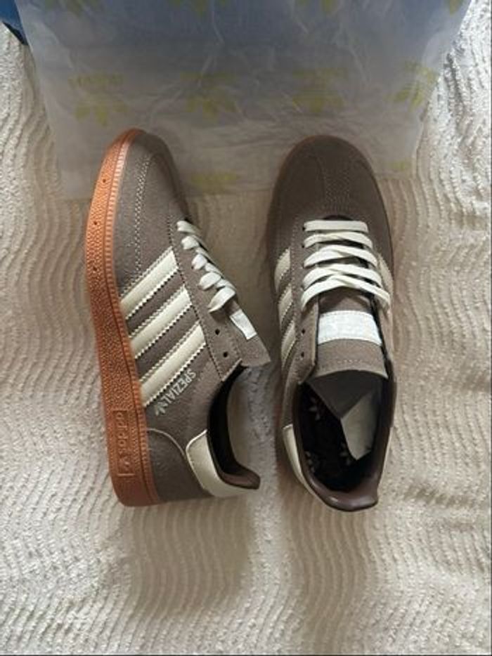 Paire de speziale marron très jolie jamais porté neufs en taille 38 - photo numéro 4