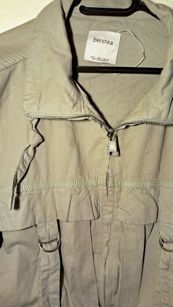 Veste courte kaki clair style cargo – Bershka - photo numéro 2