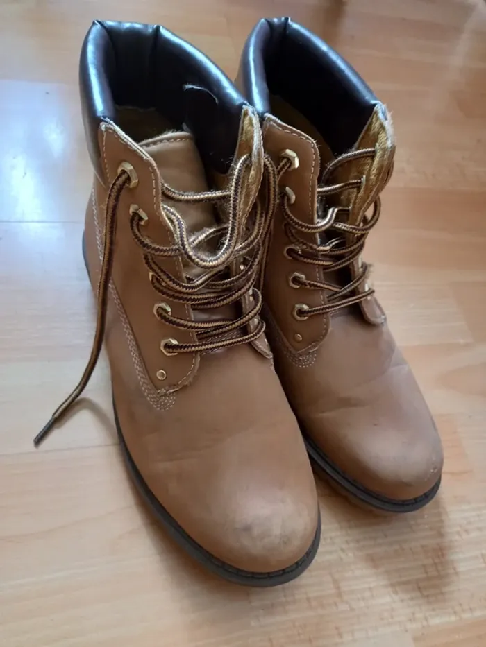 Chaussures montante