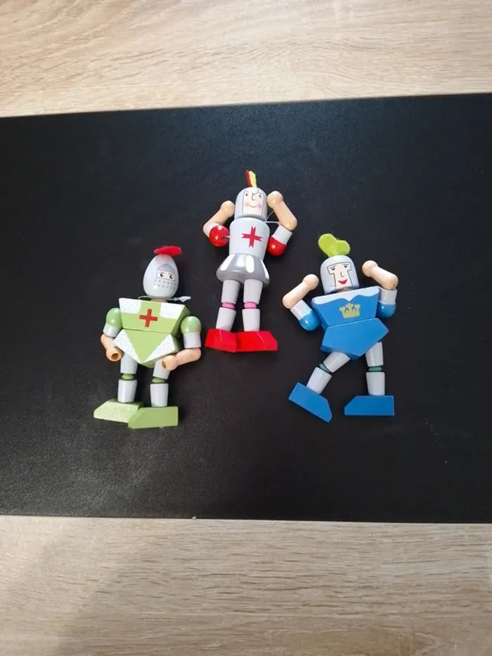 lot de 3 chevaliers en bois articulés - photo numéro 2