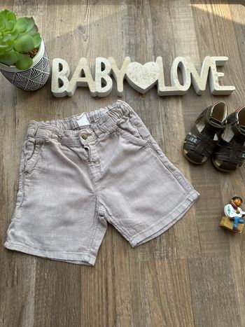 - Short H&M  - 12/18 mois - Très bon état 
