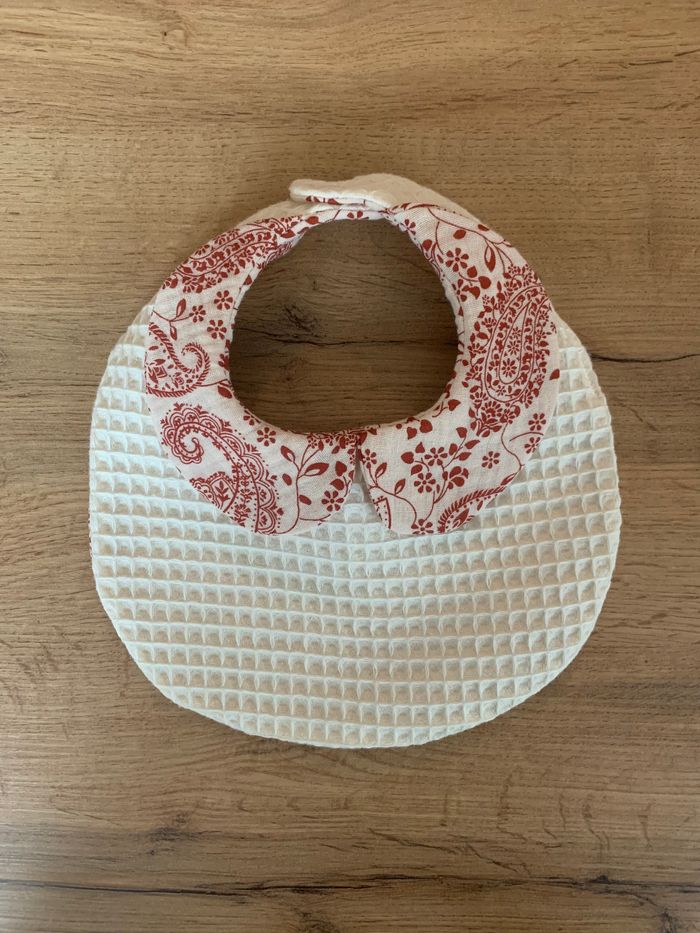 Bavoir bébé / enfant à col Claudine - photo numéro 1