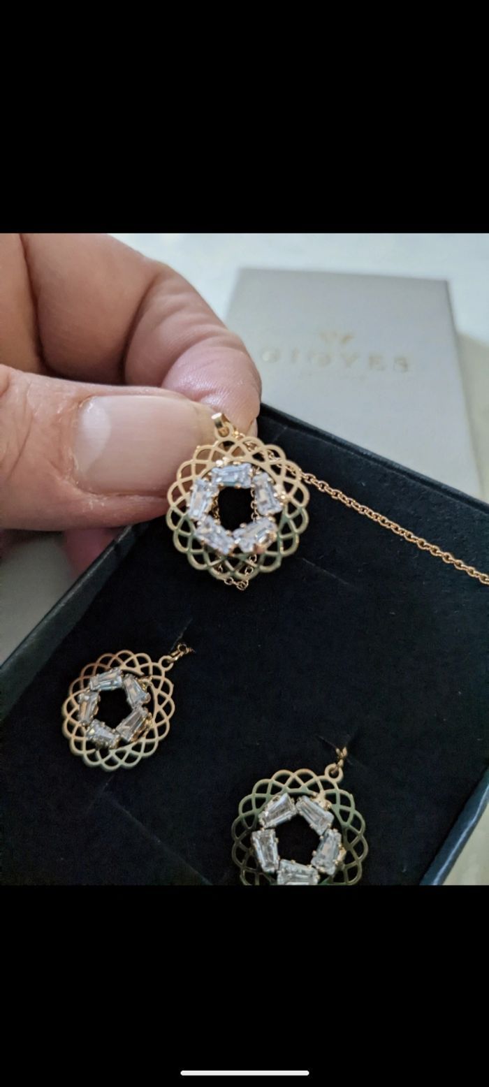 Magnifique parure Gioyes plaqué or 24 carats sertis de zirconiums. - photo numéro 9