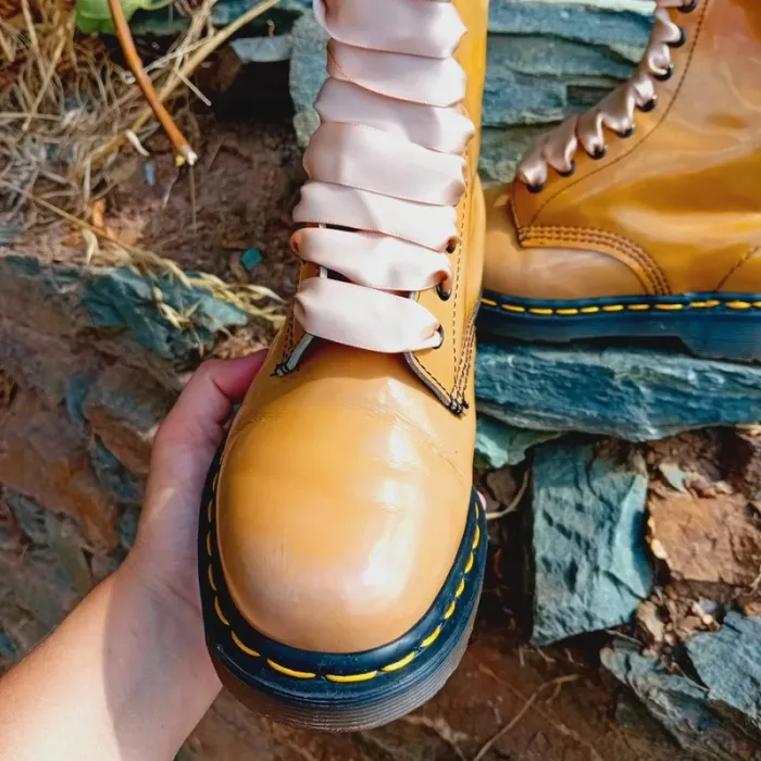 Dr. Martens vintage Made in England vernis beige uk5 38 - photo numéro 6