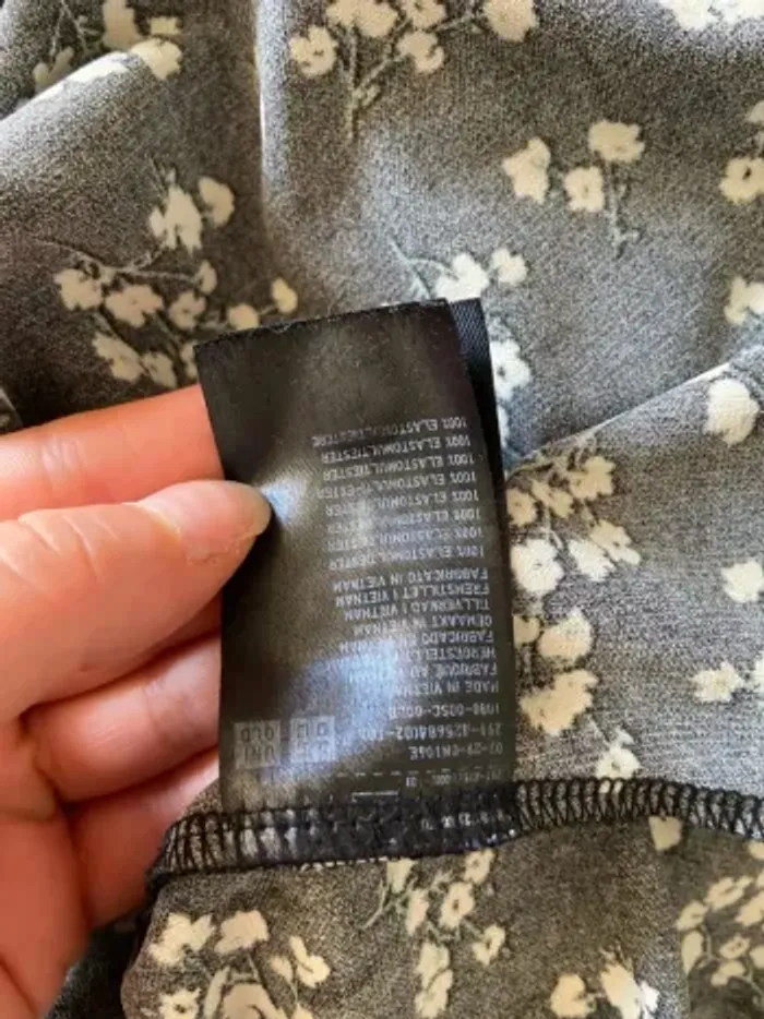 Robe longue ample à boutons avec poches Noir à fleurs Uniqlo Taille S - photo numéro 4