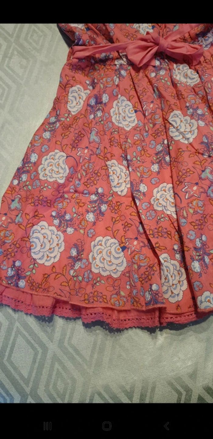 Robe rose avec fleurs taille 9 ans - photo numéro 4