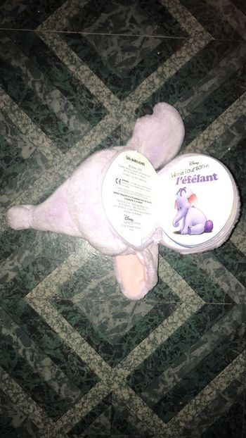 Peluche livre Disney éléphant Winnie l’ourson