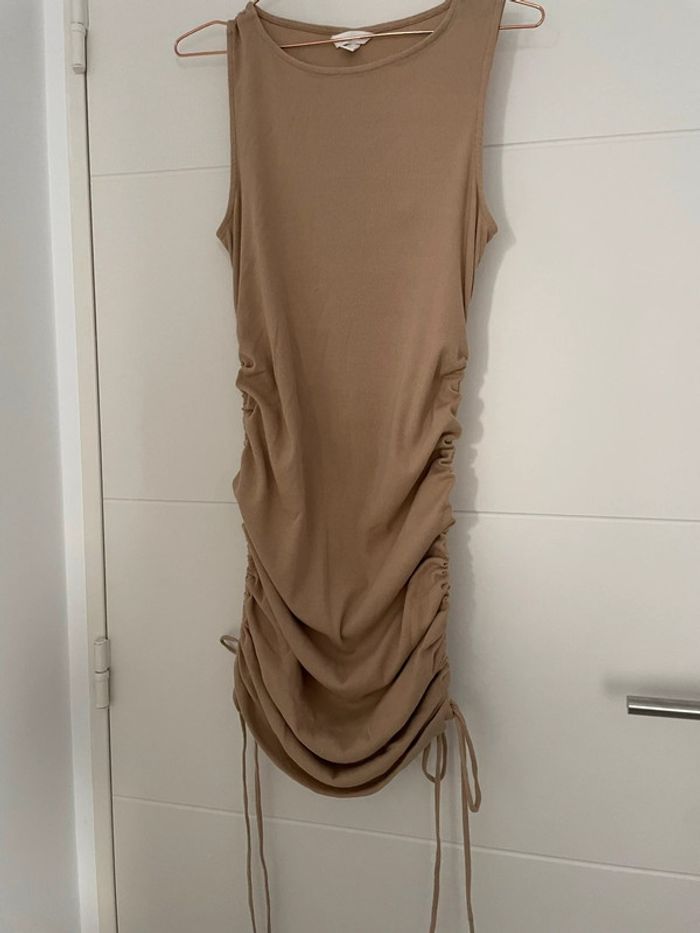 Robe grossesse nude - photo numéro 2