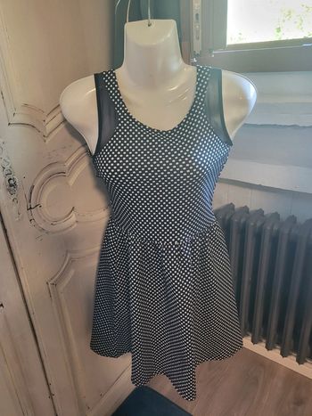 Magnifique robe taille s pimkie blanc et noir