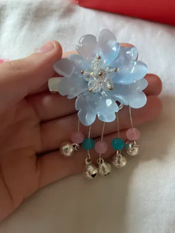 Barrette à cheveux fleur clochette