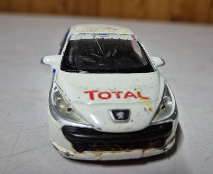 Voiture miniature norev jet car Peugeot 207 RC 1/43 - photo numéro 2