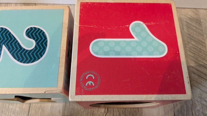 6 cubes en bois emboîtables - photo numéro 4