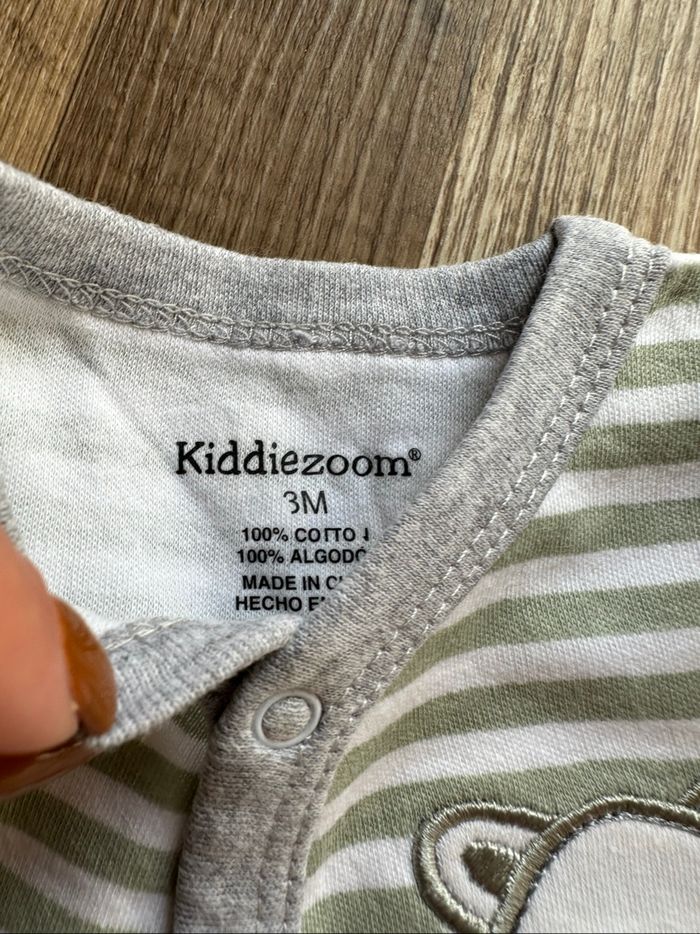 - Pyjama Kidiezoom    - 3 mois  - Très bon état - photo numéro 2
