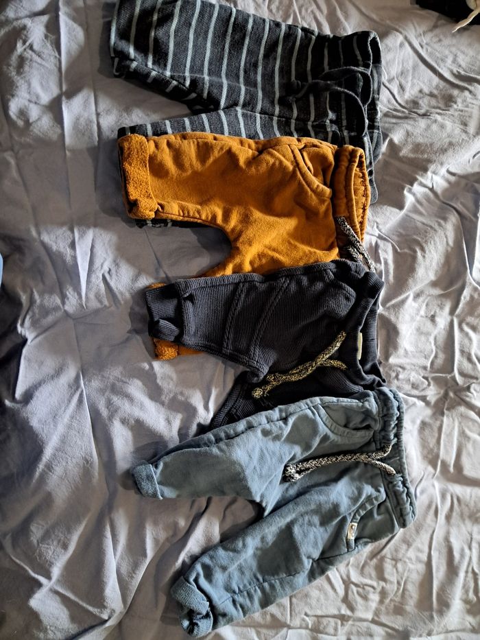 Lot de 11 pantalons - photo numéro 2