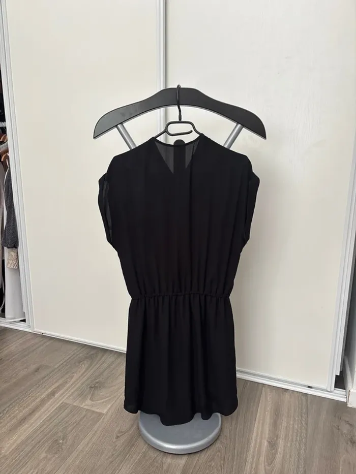 Robe noire - photo numéro 2