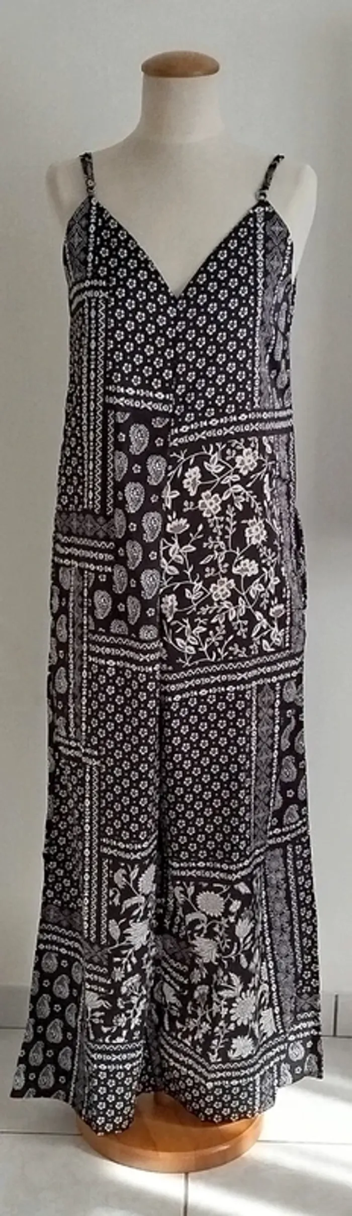 Combipantalon à bretelles jambes larges noire et blanche L Angels taille 36 neuve avec étiquette - photo numéro 2