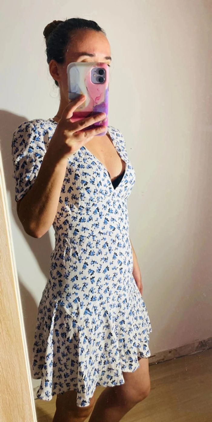 Robe fleuri Stradivarius taille 38 - photo numéro 2