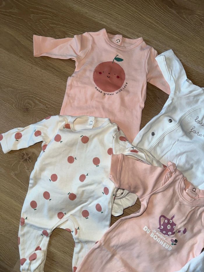 Lots 11 pyjamas 1 mois - photo numéro 5