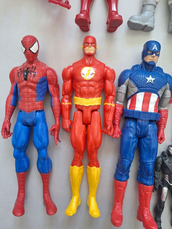 Lot 13 figurines avengers marvet et disney - photo numéro 3