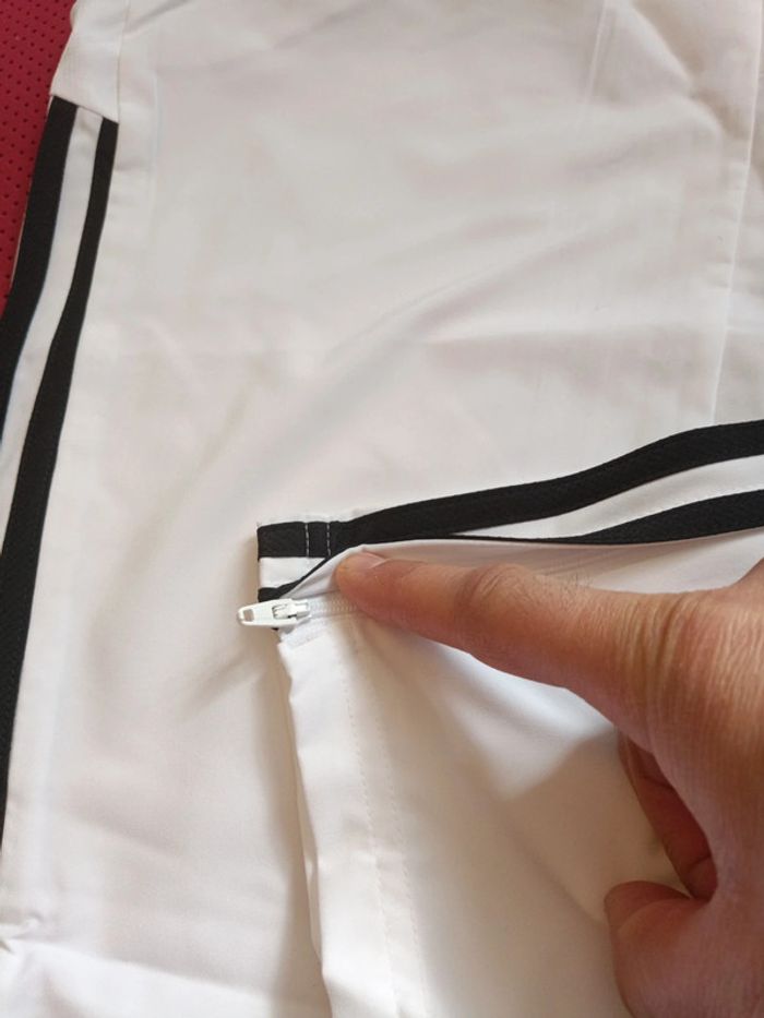 Pantalon de foot Real Madrid, Adidas Authentique Officiel taille enfant 15/16 ans, Neuf - photo numéro 7