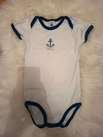 Lot de 11 bodies 3 ans
