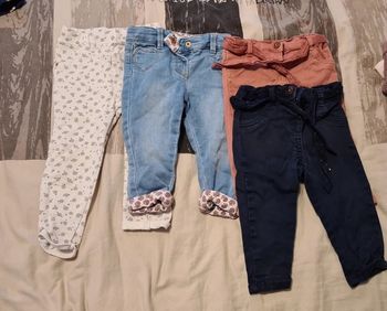 Lot 4 pantalons  jeans fille