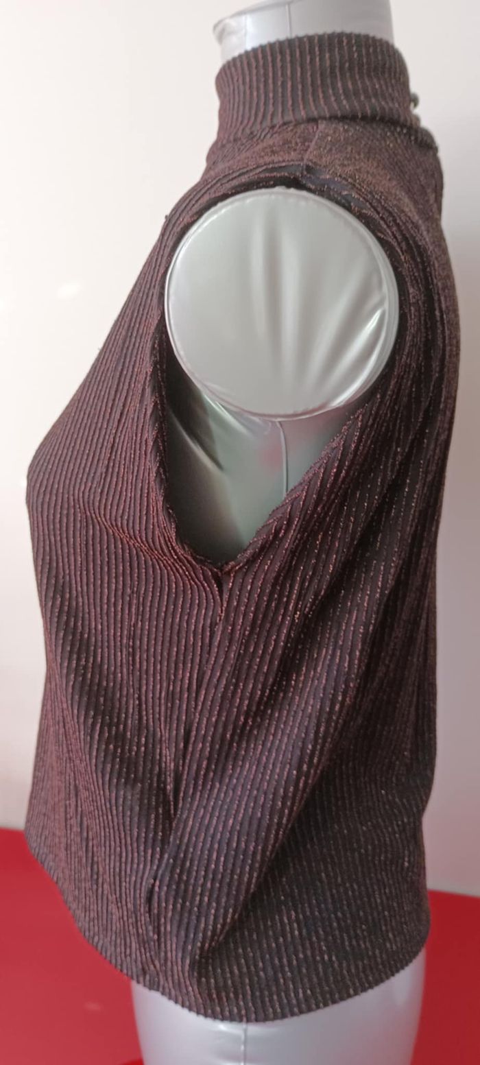 Top Haut T-shirt noir cuivré sans manches "Kiabi" Taille S - photo numéro 6