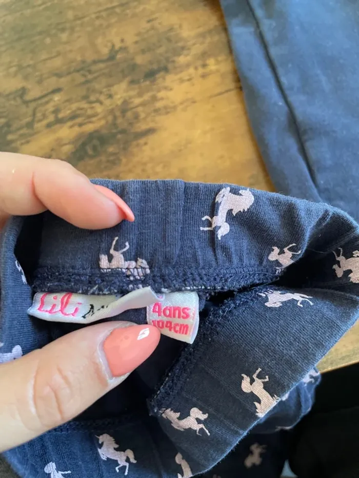 Lot de 4 pantalons / legging fille 4 ans - photo numéro 6