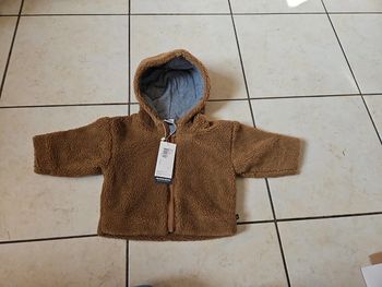 Veste chaude petit bateau neuve 12 mois