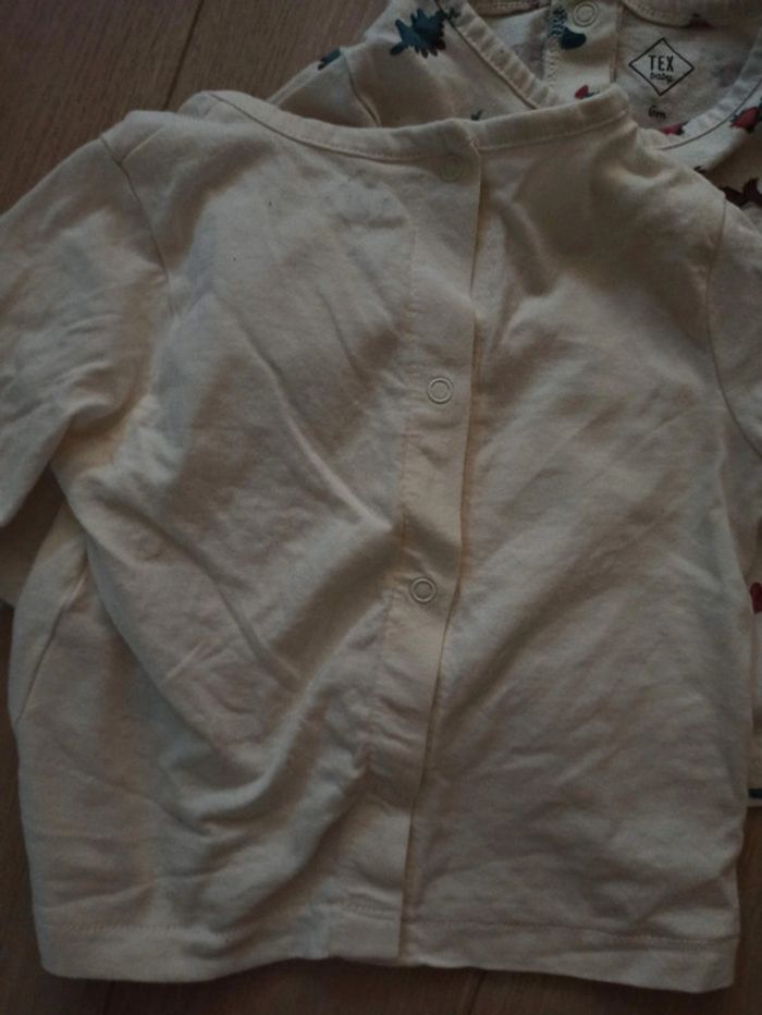 lot de 2 t-shirt manches longues dinosaures 6 mois neuf - photo numéro 6