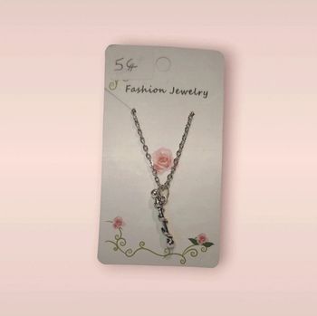 Chaîne + pendentif bâton Twirling majorette