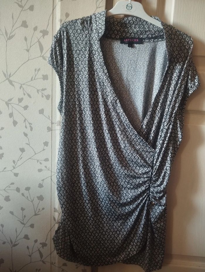T-shirt sans manche débardeur taille 3 motif gris et noir