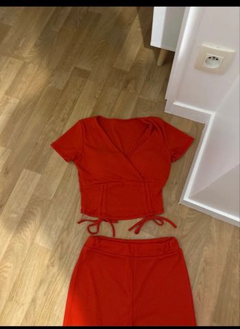 Ensemble  top court et Pentalon large 