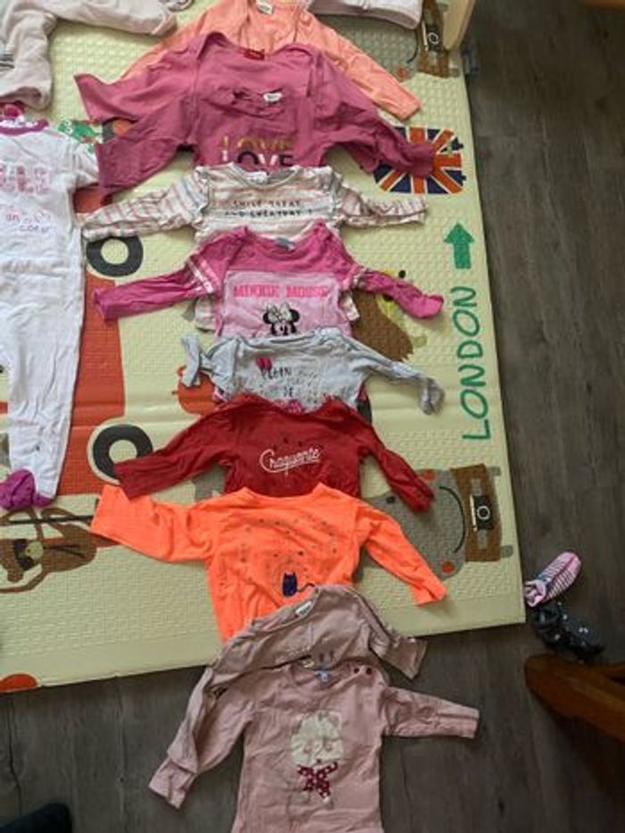 Lot 25 vêtements taille 12 mois - photo numéro 5