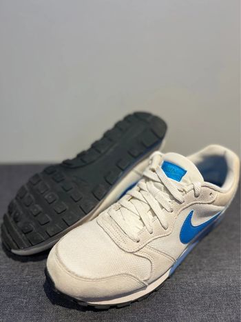 Baskets Nike, taille 42