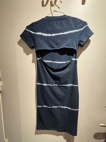Robe stylée ouverte dans le dos Bershka taille XS