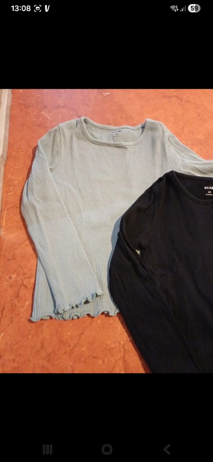 Lot de 2 T.shirts fille taille 4 ans - photo numéro 3