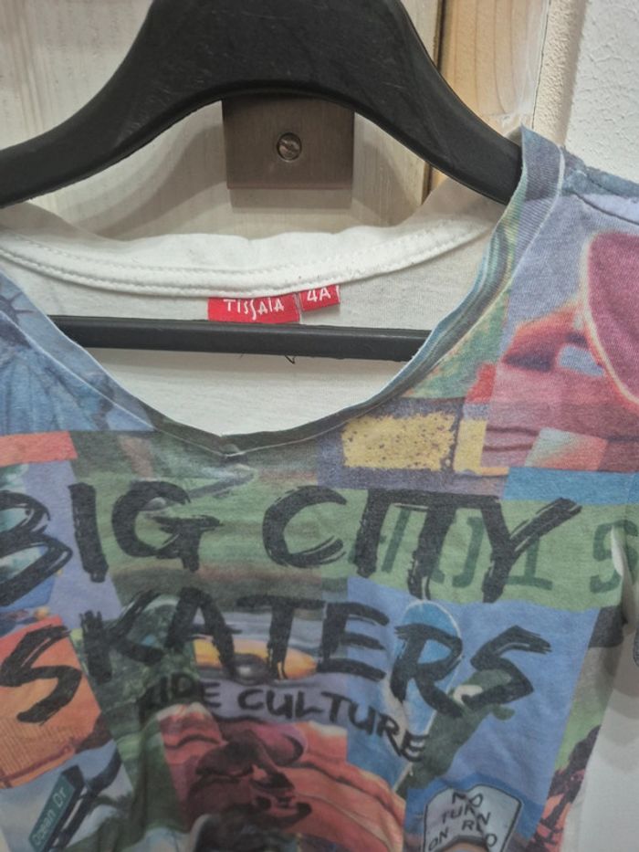 T shirt blanc et couleurs - photo numéro 2