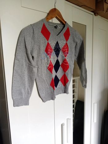 Pull gris T 5-6 ans