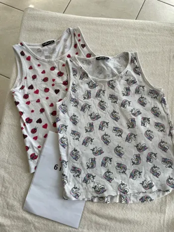 Lot 2 maillots de corps 6 ans