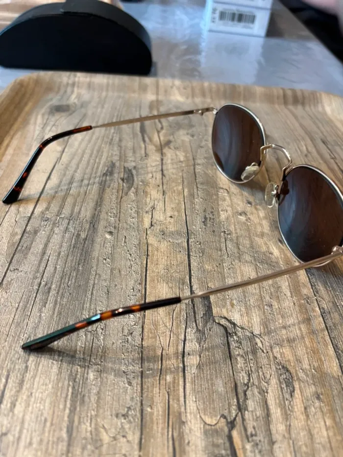 Lunettes de vue dorée en métal - photo numéro 2
