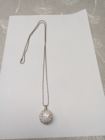 Collier boule strass