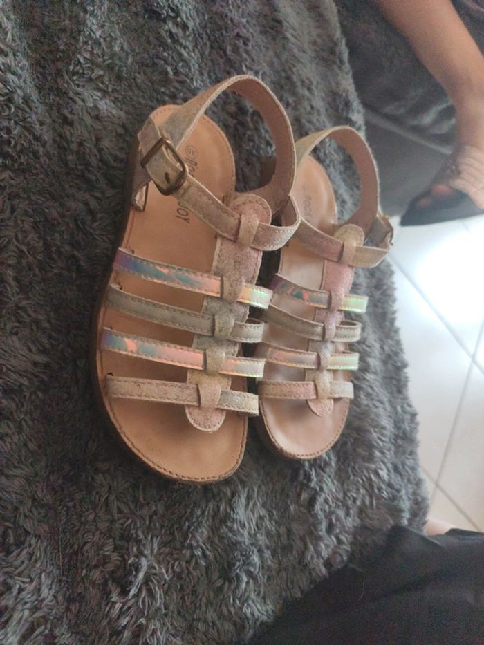 Sandales taille 35 - photo numéro 2