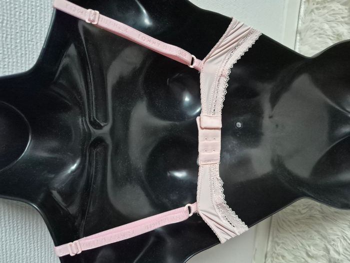 Soutien gorge Tommy Hilfiger rose - Taille 85B - Neuf - photo numéro 4