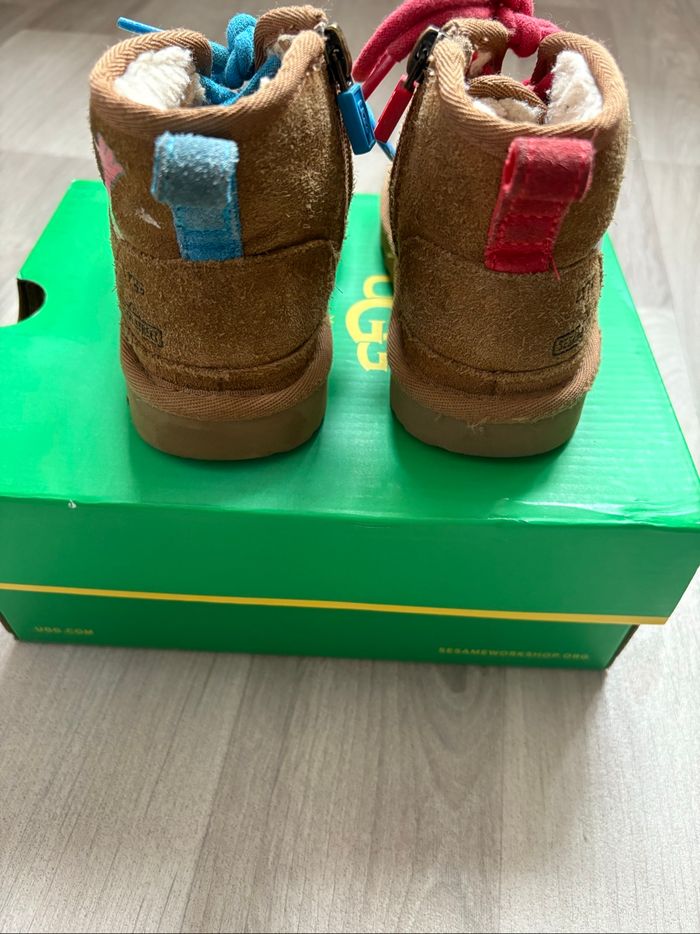 UGG x sesame street taille 25 - photo numéro 9