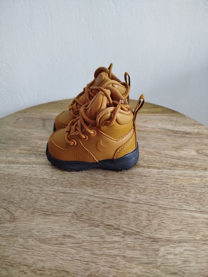 Baskets NIke T17 - photo numéro 2