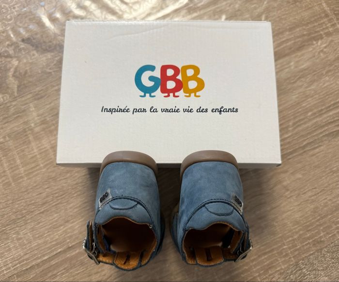 Sandales GBB bébé.